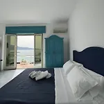 Vient Mpop Con Terrazza Vista Mare Aparthotel