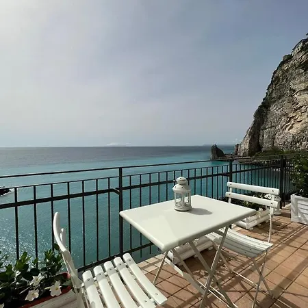 Vient Mpop Con Terrazza Vista Mare 4* Meta