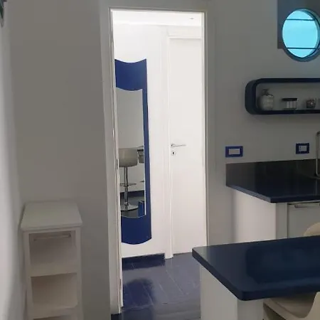 Ξενοδοχείο με διαμερίσματα Vient Mpop Con Terrazza Vista Mare 3*