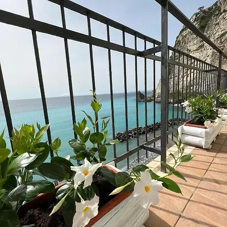 Vient Mpop Con Terrazza Vista Mare Meta