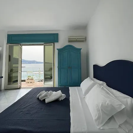 Vient Mpop Con Terrazza Vista Mare Apart Otel