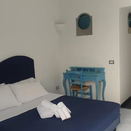 Vient Mpop Con Terrazza Vista Mare 4*