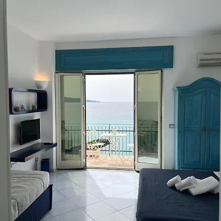 Vient Mpop Con Terrazza Vista Mare מטה